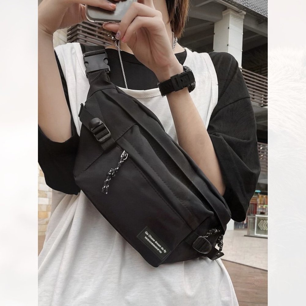 New Letter Graphic Waist Bag 117